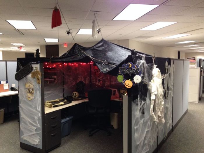 Halloween decor office ideas