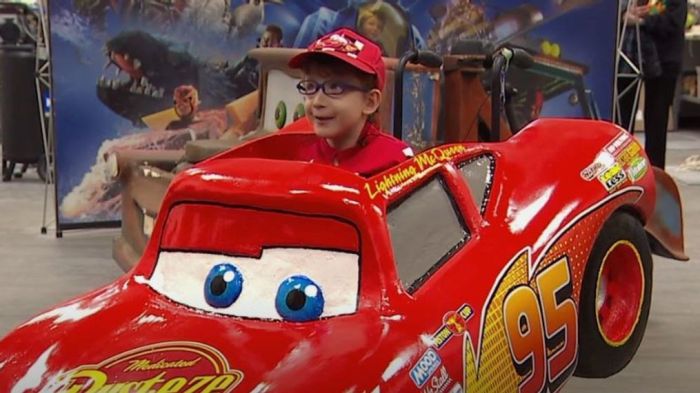 Diy lightning mcqueen costume