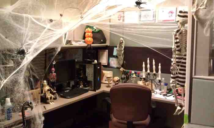 Halloween decor office ideas